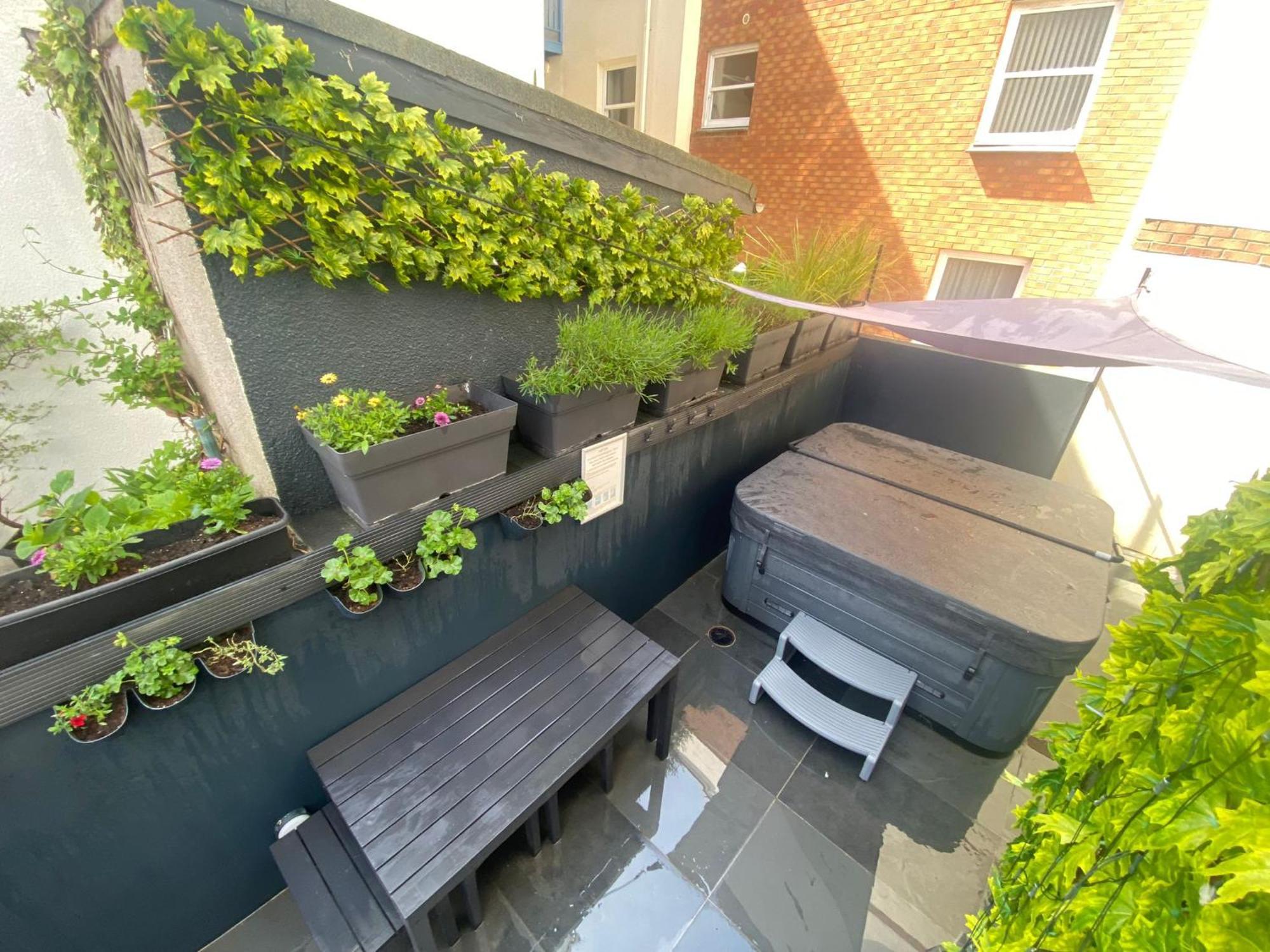 3 The View Apartments Ilfracombe - Hot Tub, Parking, Lift, Ev ภายนอก รูปภาพ