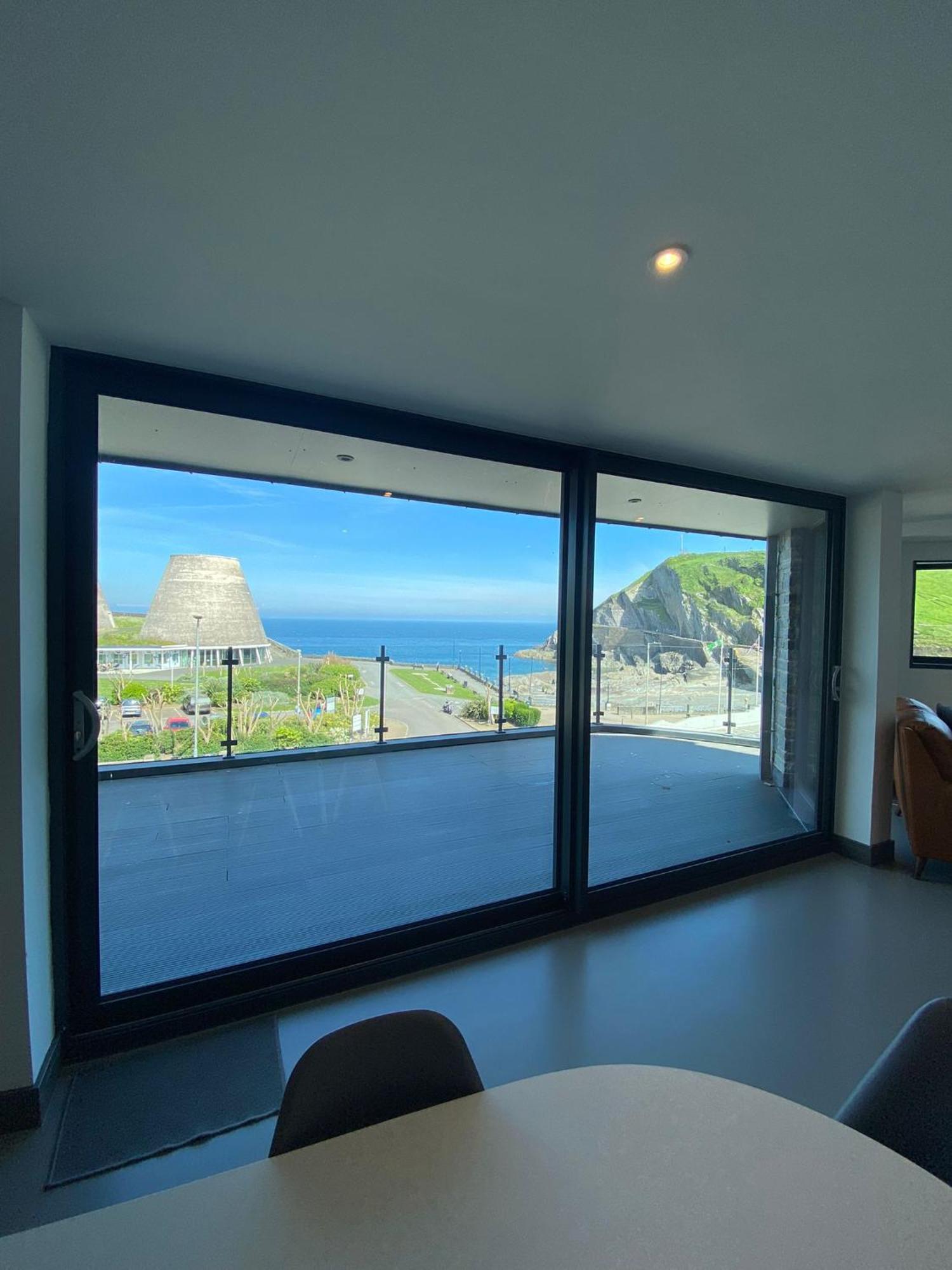 3 The View Apartments Ilfracombe - Hot Tub, Parking, Lift, Ev ภายนอก รูปภาพ