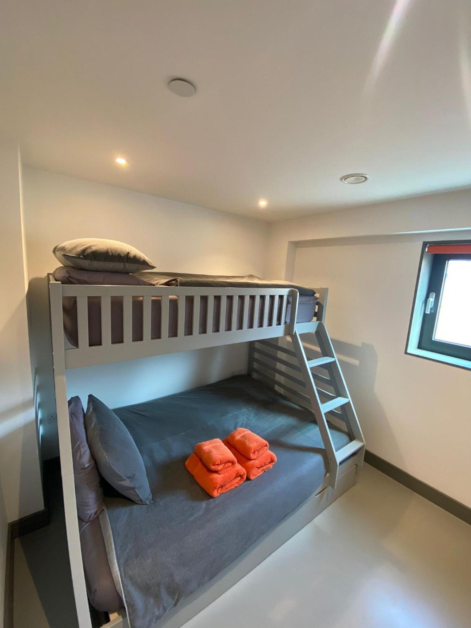 3 The View Apartments Ilfracombe - Hot Tub, Parking, Lift, Ev ภายนอก รูปภาพ